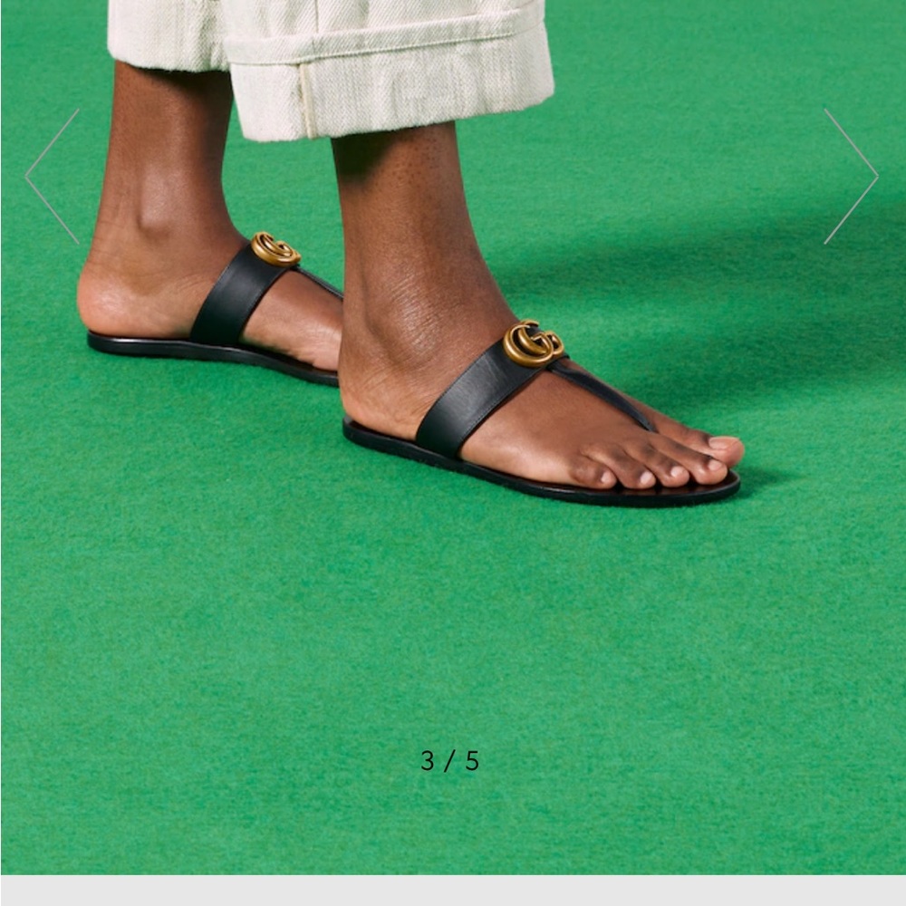 LEATHER THONG SANDAL WITH DOUBLE G